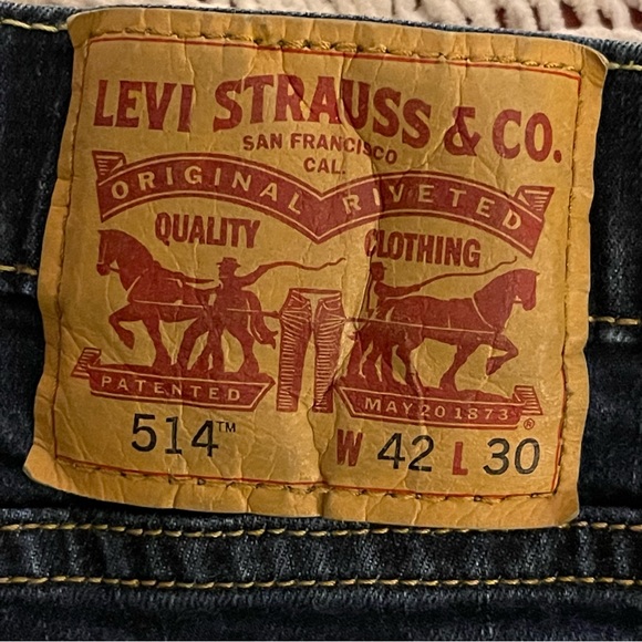 LEVI 42x30 514 jeans for men. Excellent condition. - Picture 2 of 6